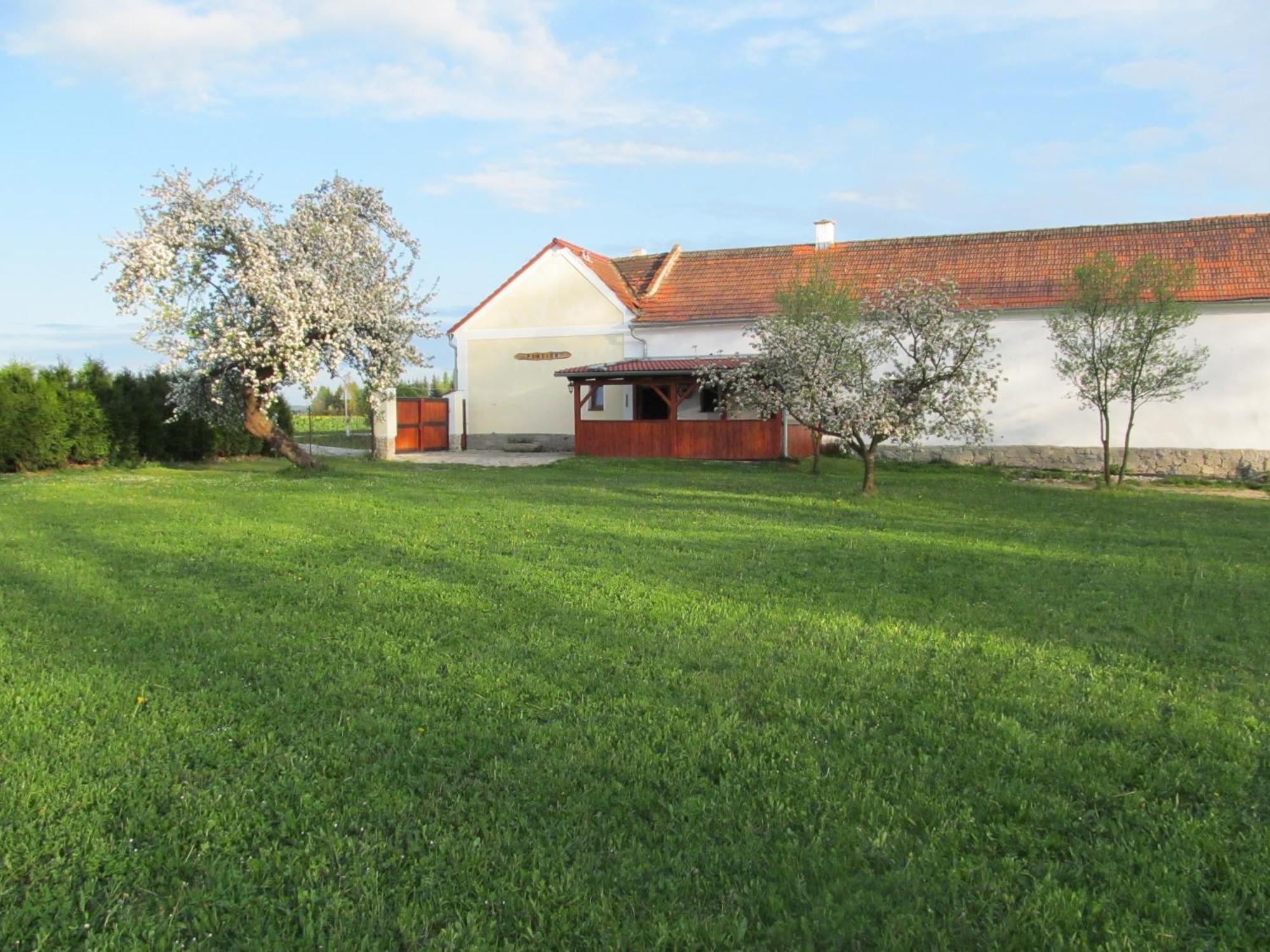 Pension Otevek Trhové Sviny Exterior foto